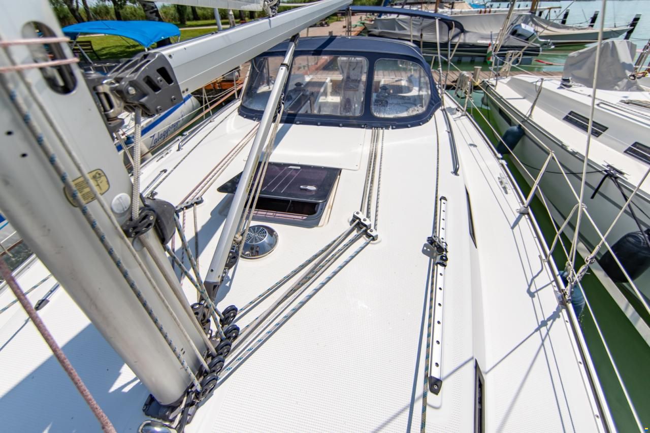 Bavaria CRUISER 32 - 2011
