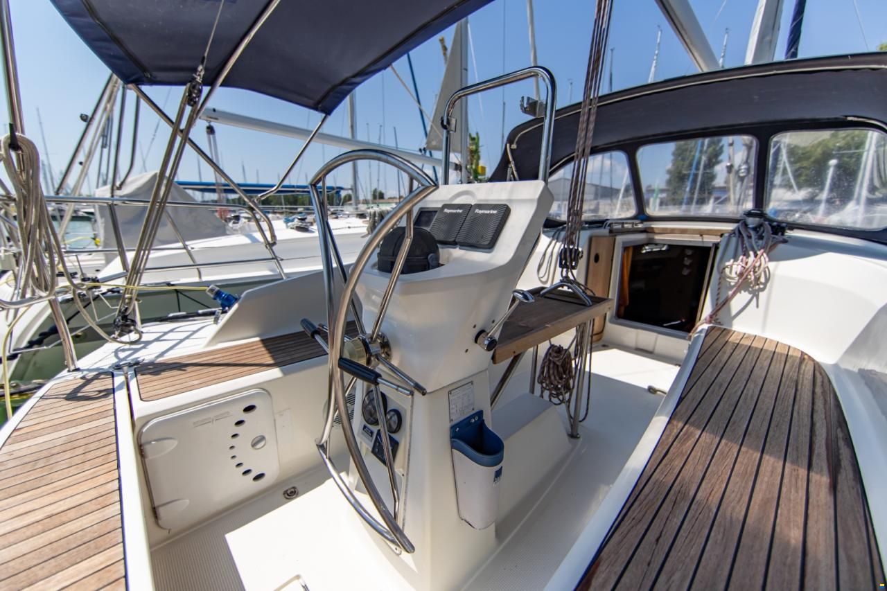 Bavaria CRUISER 32 - 2011