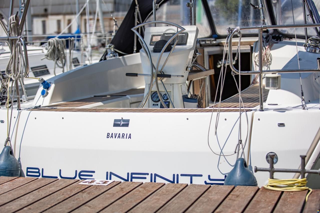 Bavaria CRUISER 32 - 2011