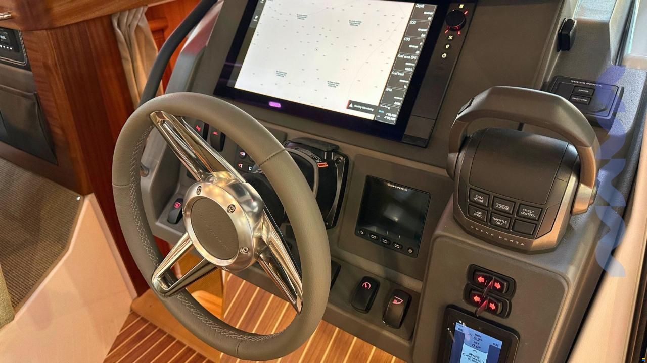 Nimbus 305 COUPE