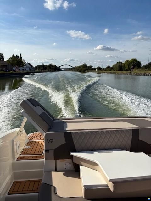 Bayliner VR6