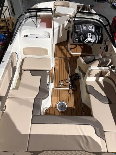 Bayliner VR6