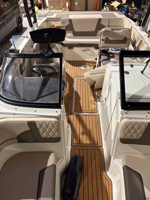 Bayliner VR6