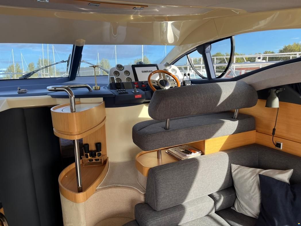 Azimut 43 Fly