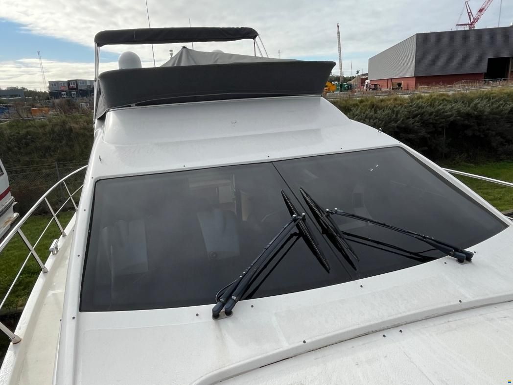 Azimut 43 Fly