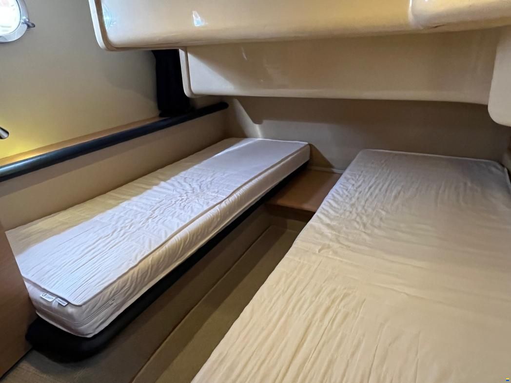Azimut 43 Fly