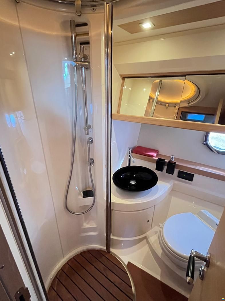 Azimut 43 Fly
