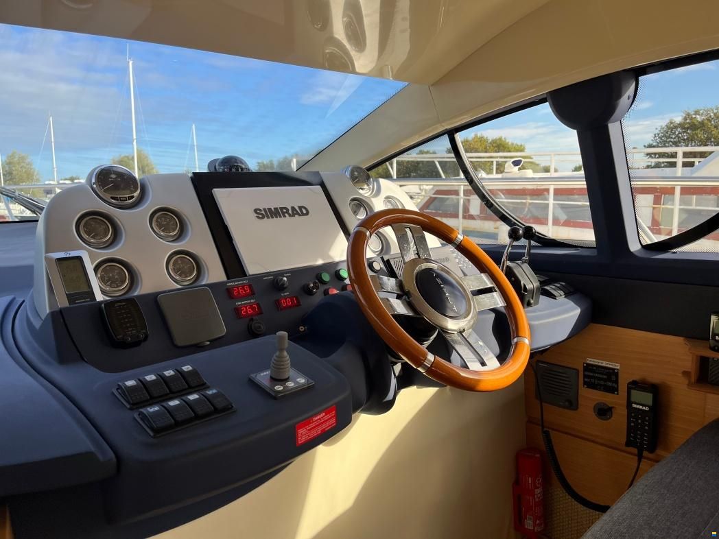 Azimut 43 Fly