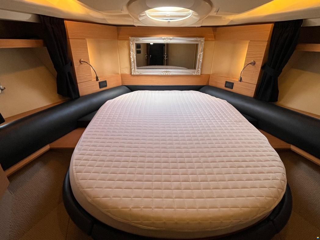 Azimut 43 Fly