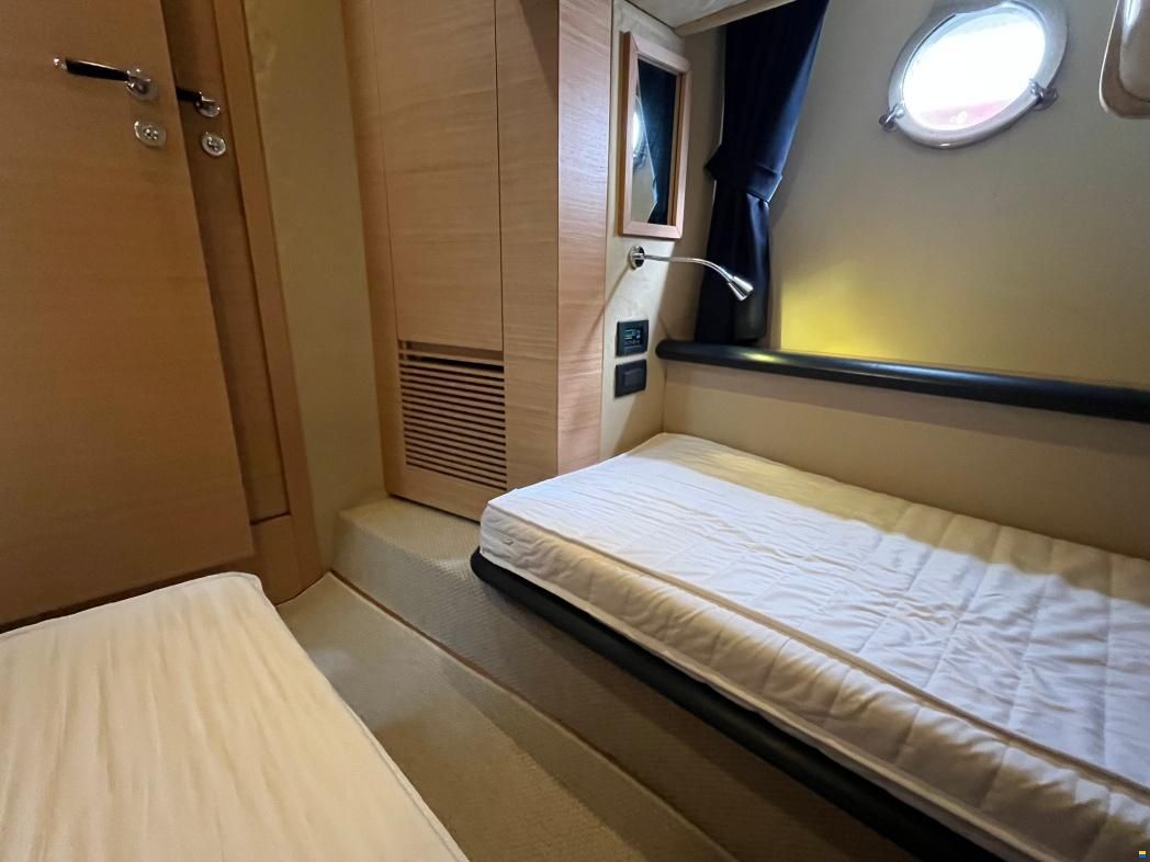 Azimut 43 Fly