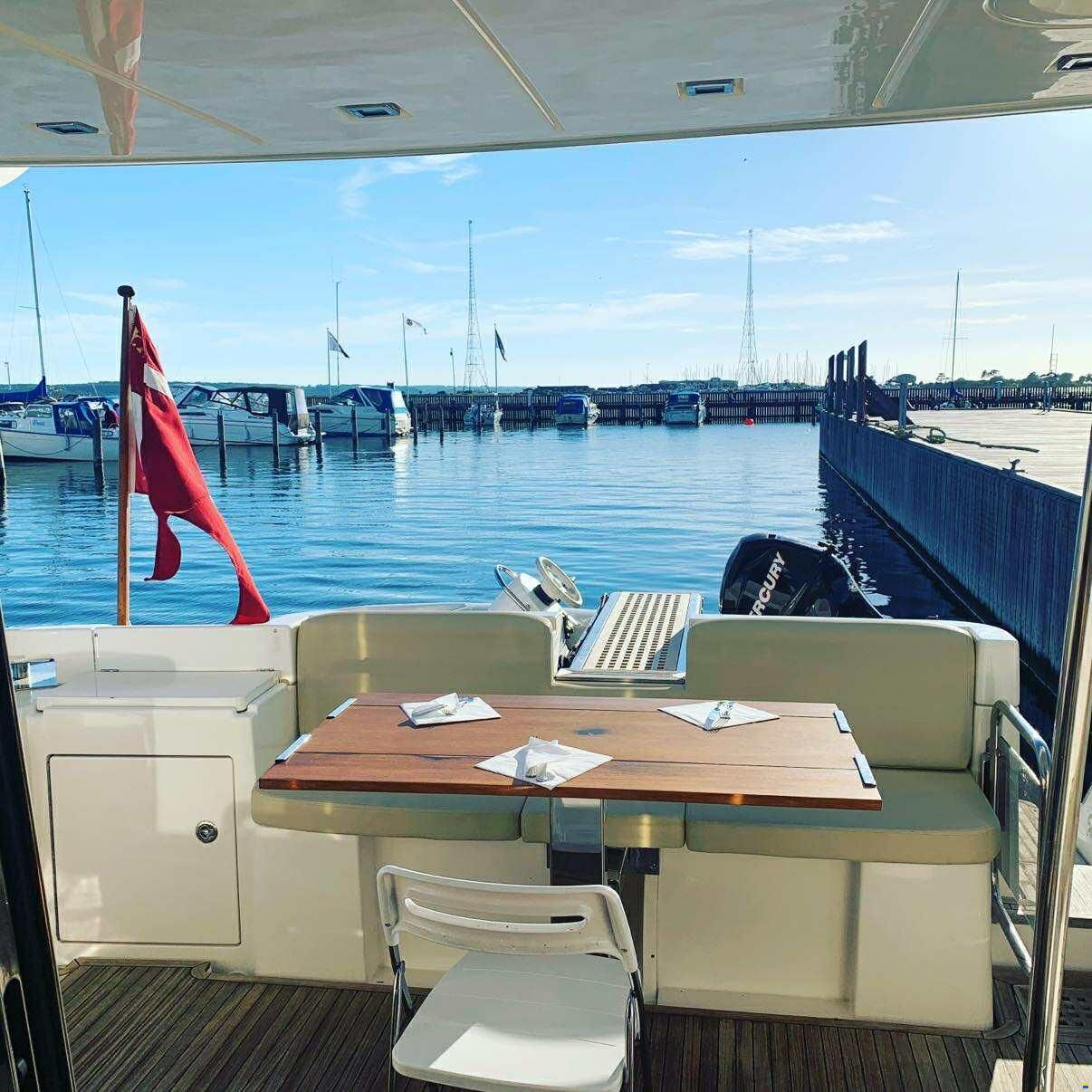 Azimut 43 Fly