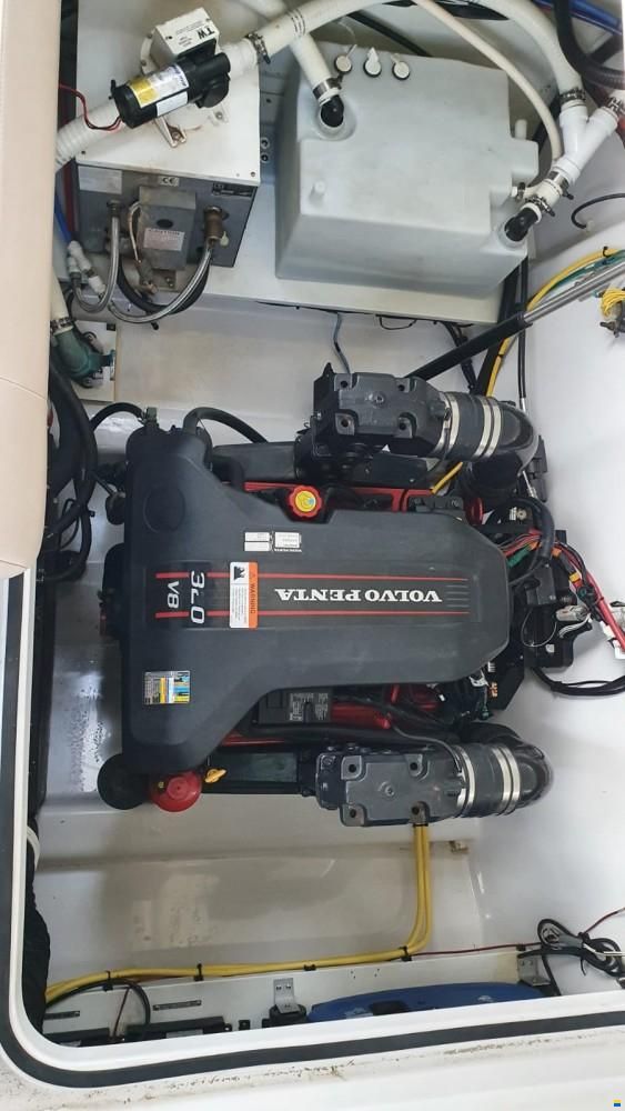 Four Winns V275