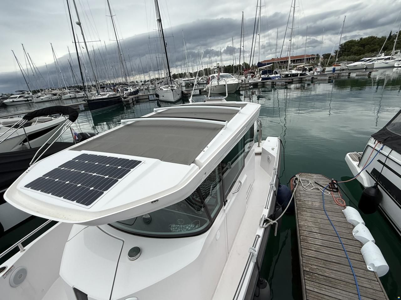 Axopar 28 Cabin