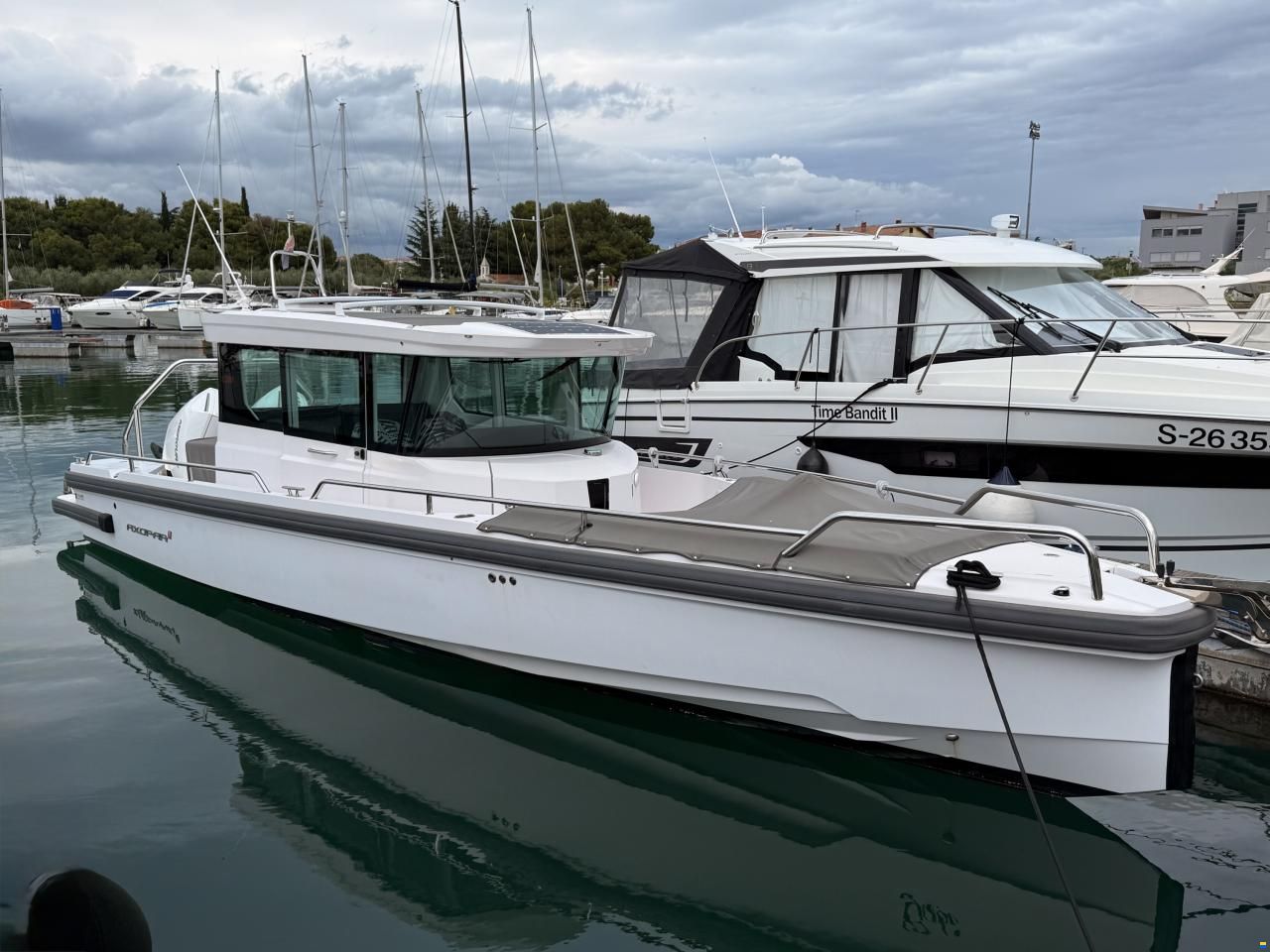 Axopar 28 Cabin