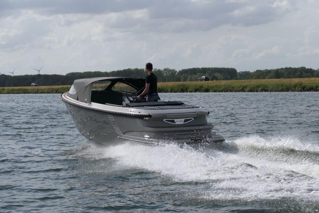 Oud Huijzer 650 Tender