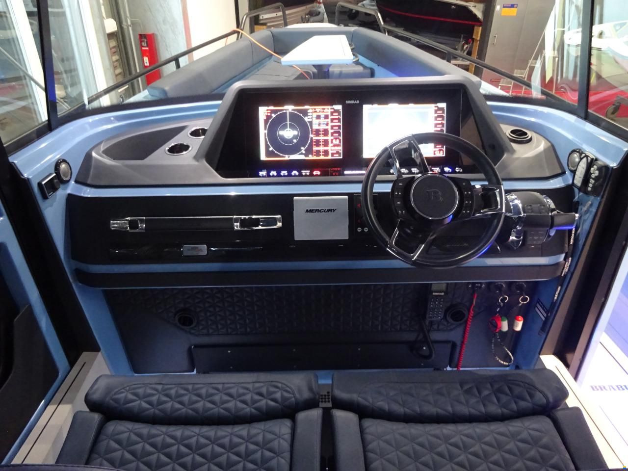 Axopar BRABUS Shadow 500 Cabin