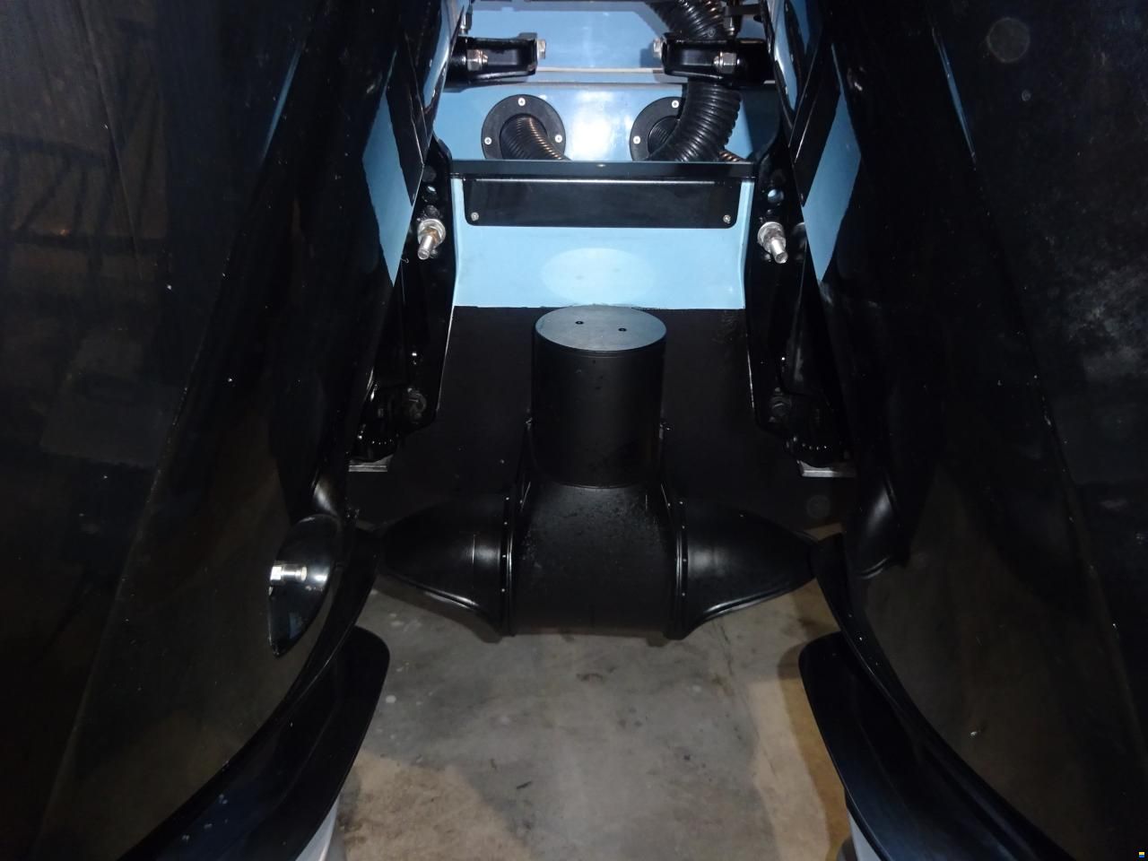 Axopar BRABUS Shadow 500 Cabin