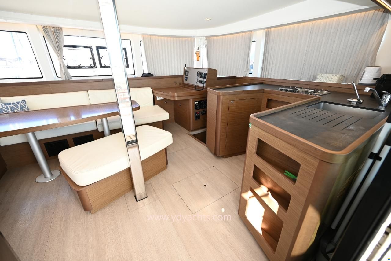 Lagoon 42