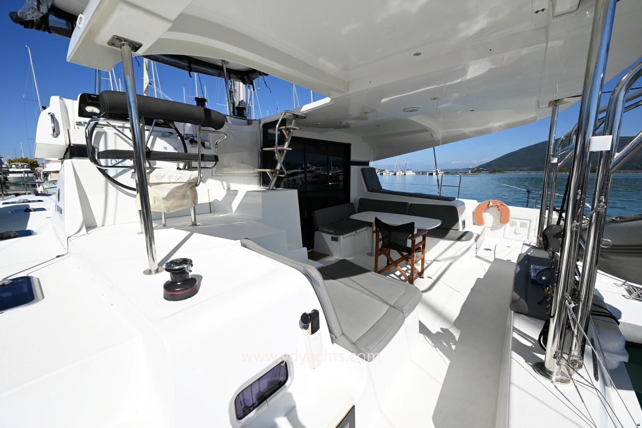 Lagoon 42