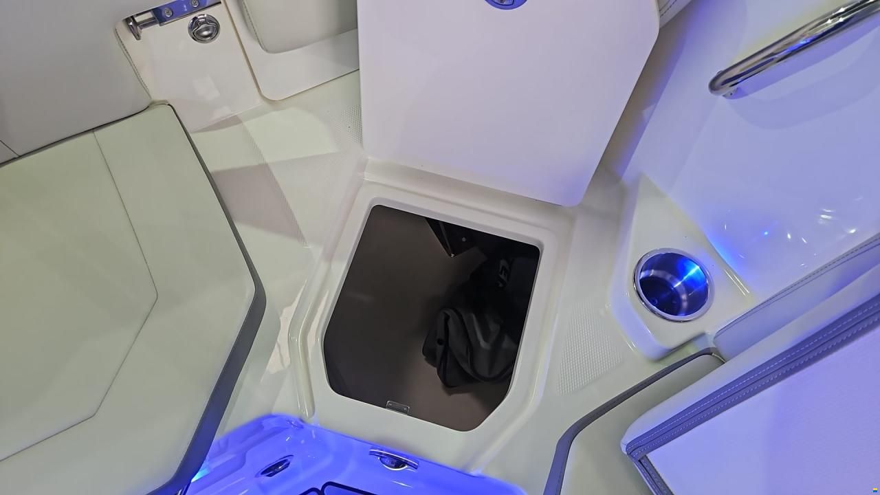 Sea Ray Sun Sport 230