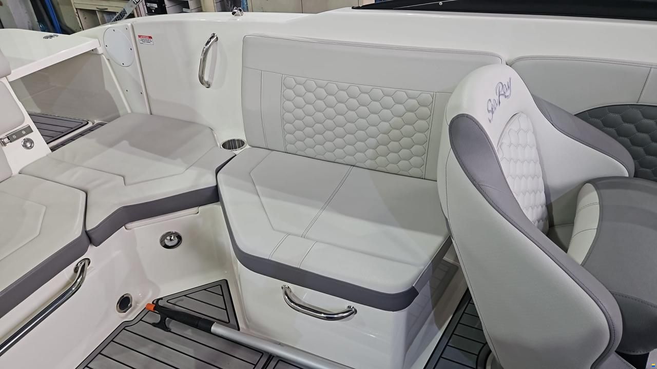 Sea Ray Sun Sport 230