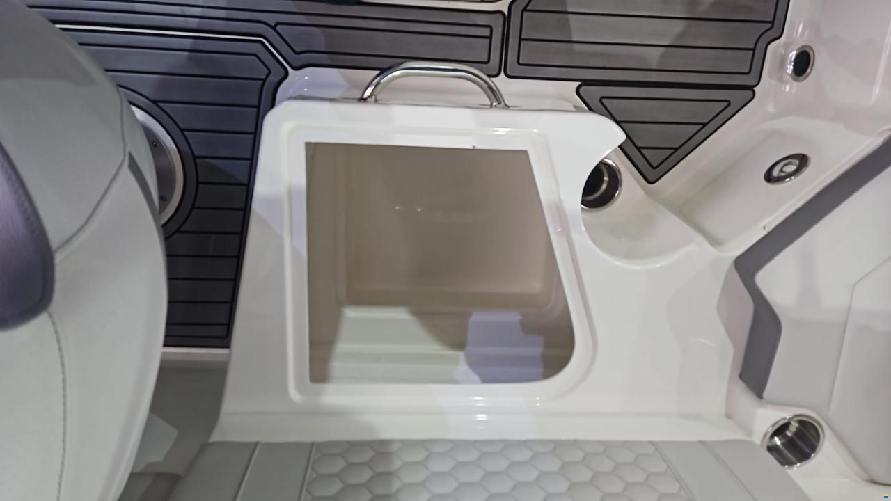 Sea Ray Sun Sport 230