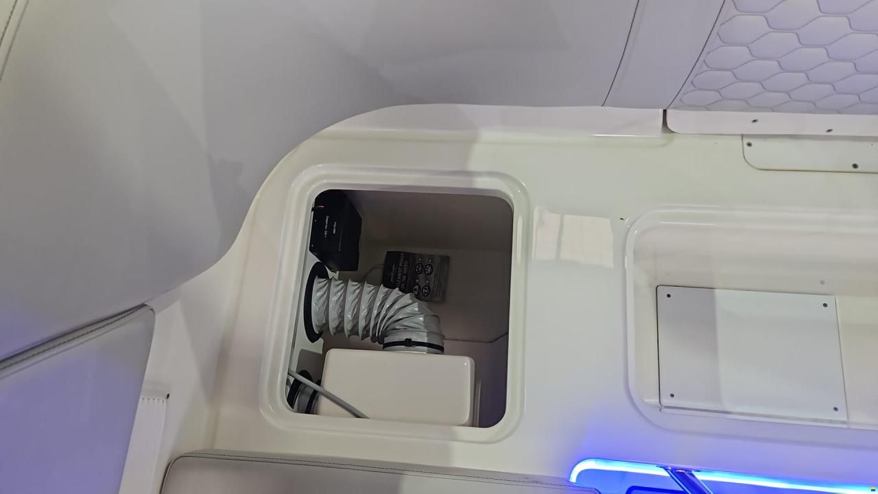 Sea Ray Sun Sport 230