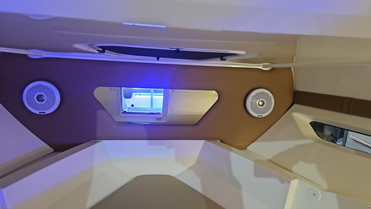 Sea Ray Sun Sport 230