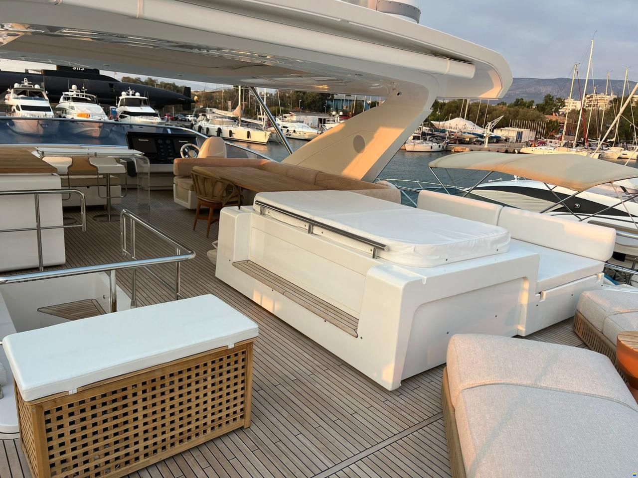 Azimut 80