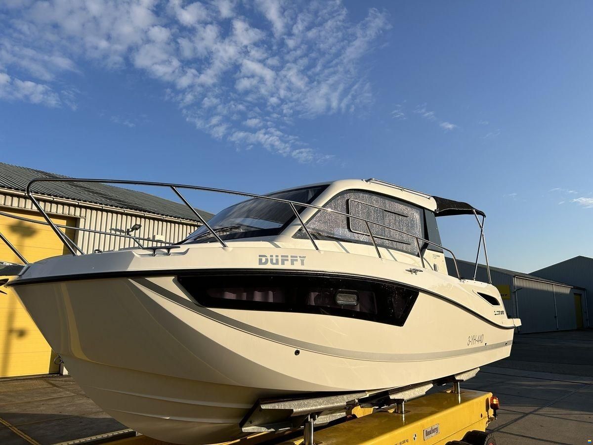 Quicksilver 755 Weekend