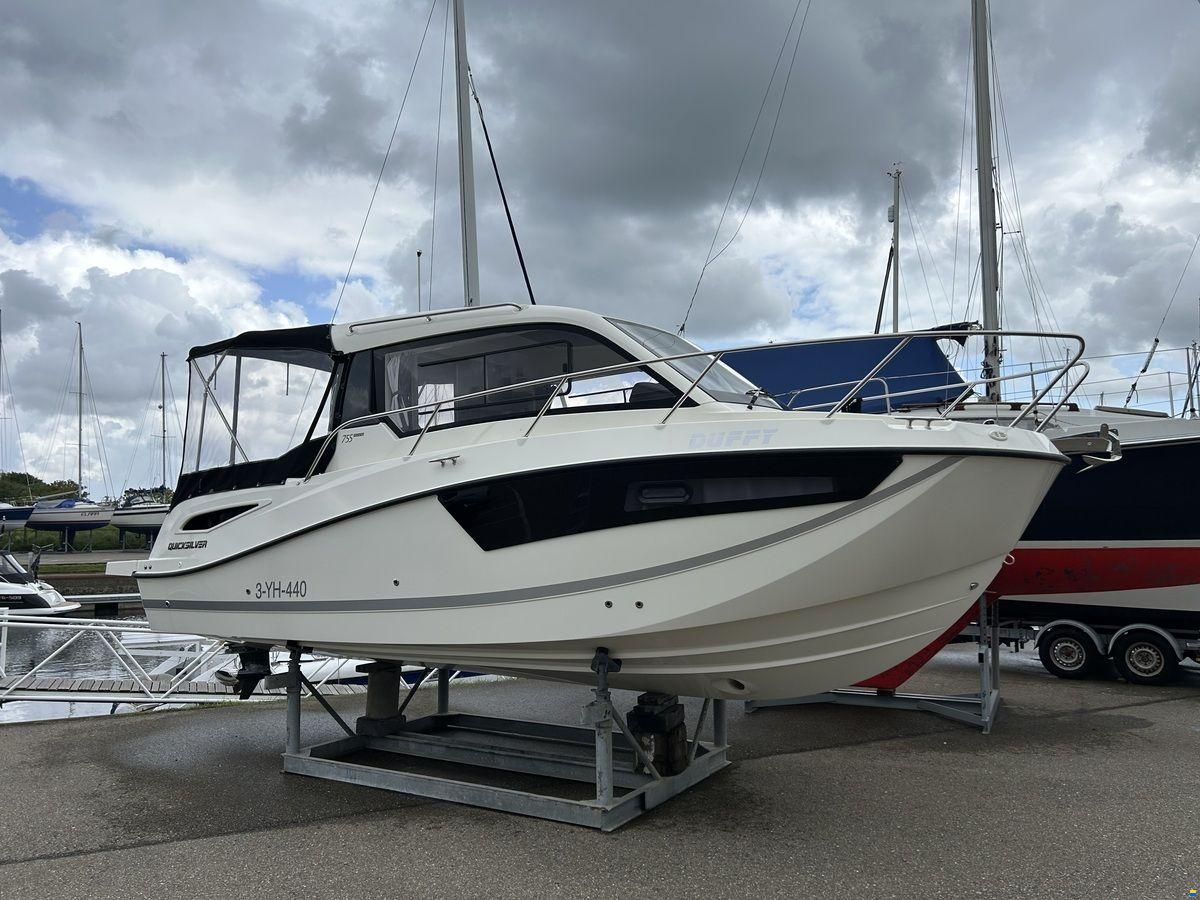 Quicksilver 755 Weekend