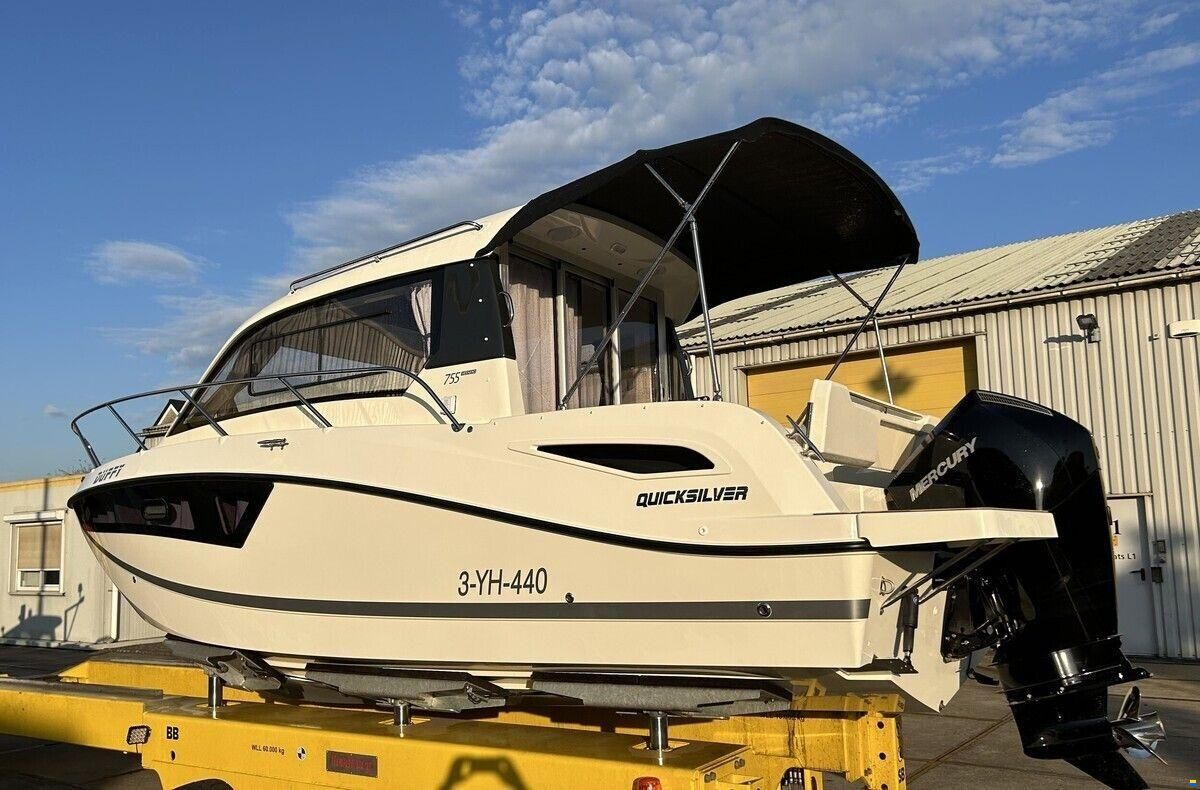 Quicksilver 755 Weekend