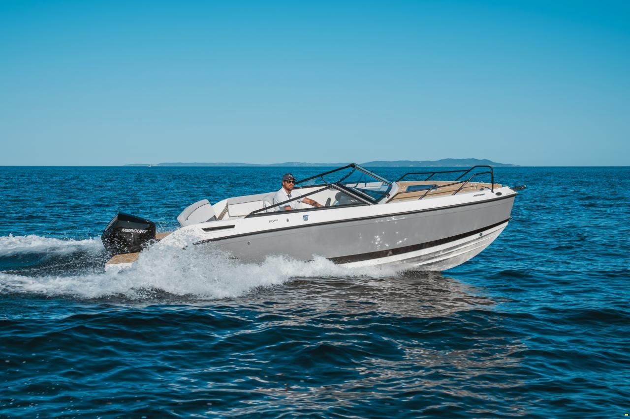 Quicksilver 675 Cruiser Deluxe Edition + F200Xl V6