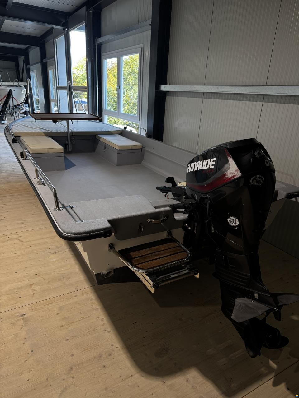 Swiss Cat 19 mit 60ps Pinne