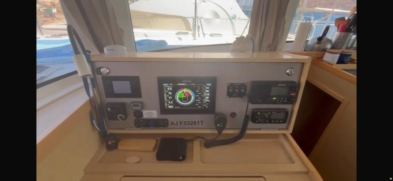 Lagoon 42