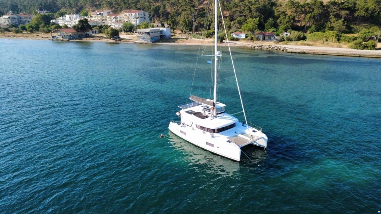 Lagoon 42