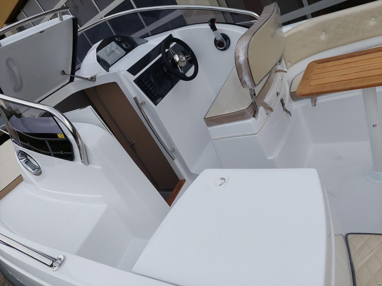 Marinello 650 Cabin