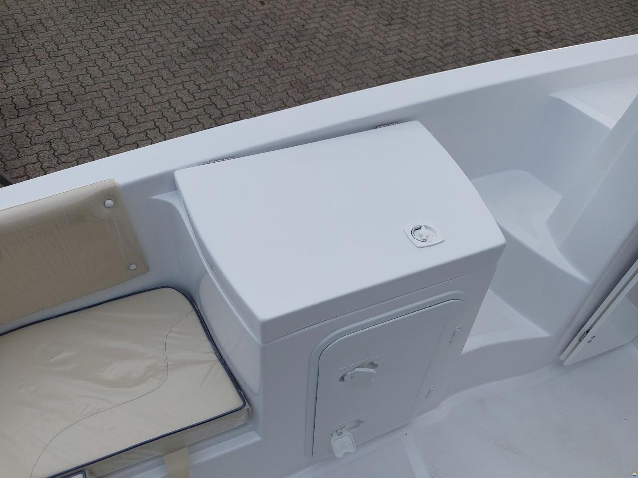 Marinello 590 Cabin