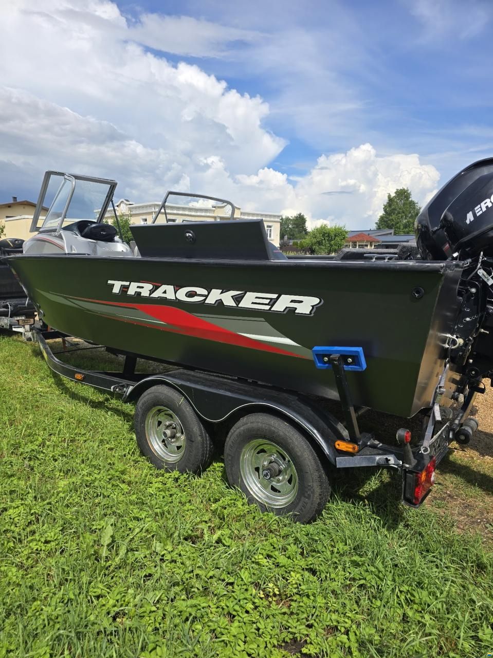Tracker Marine Tracker Targa V18