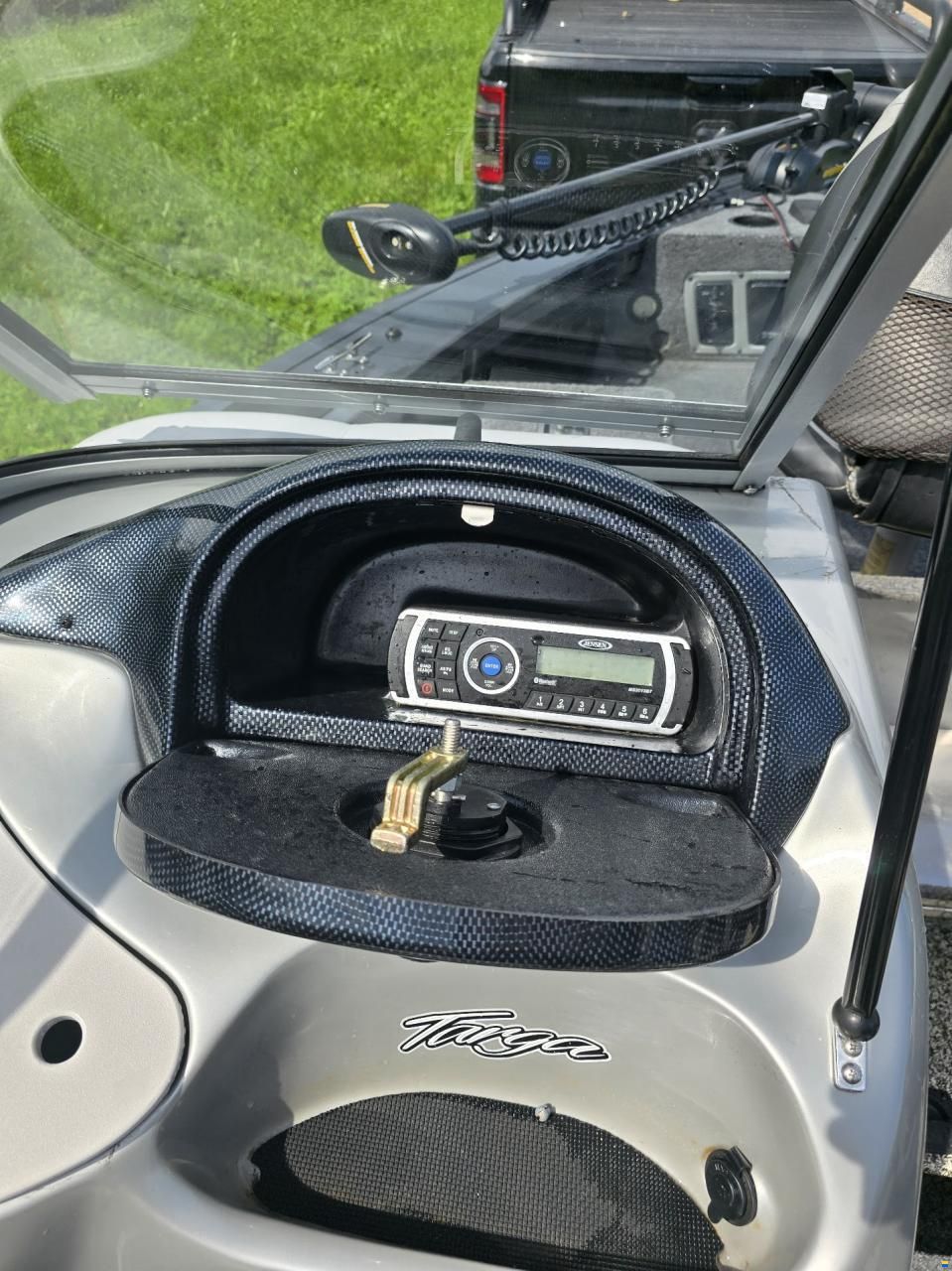 Tracker Marine Tracker Targa V18