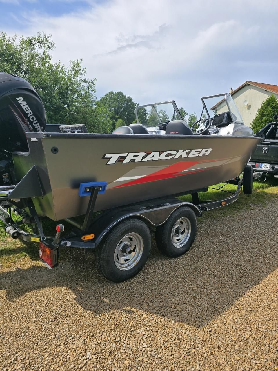 Tracker Marine Tracker Targa V18