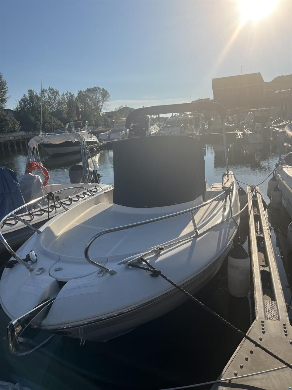 Sessa Key Largo 22'