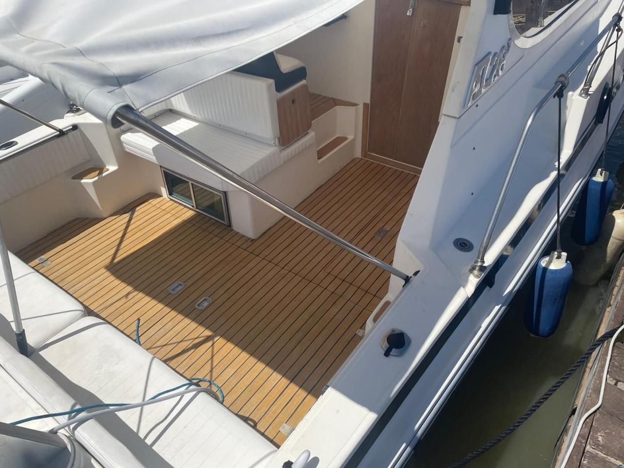 Azimut AZ 28