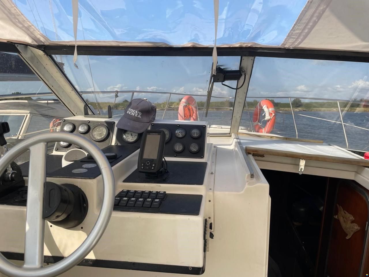 Azimut AZ 28