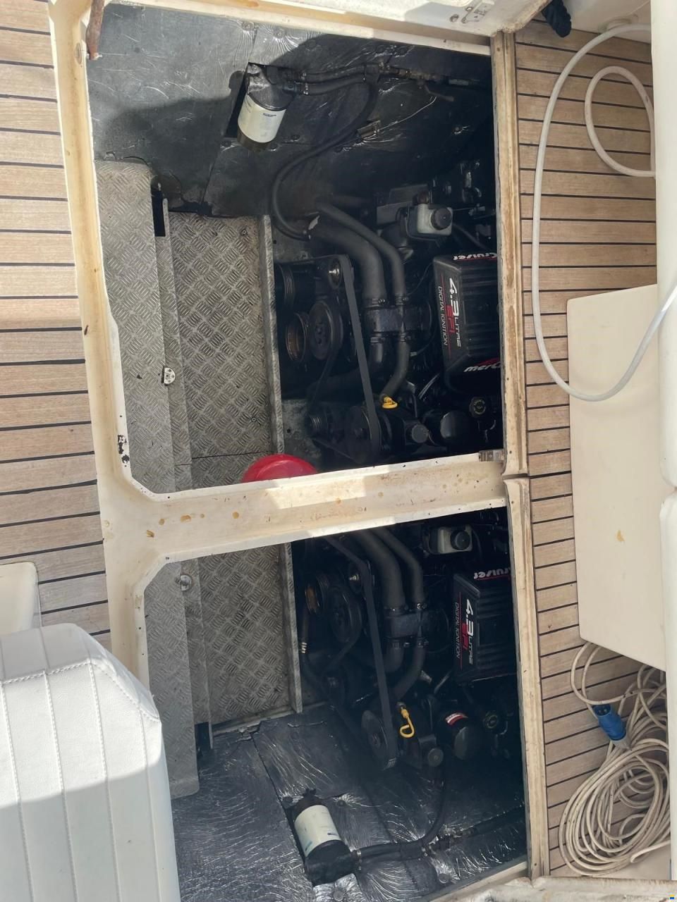 Azimut AZ 28