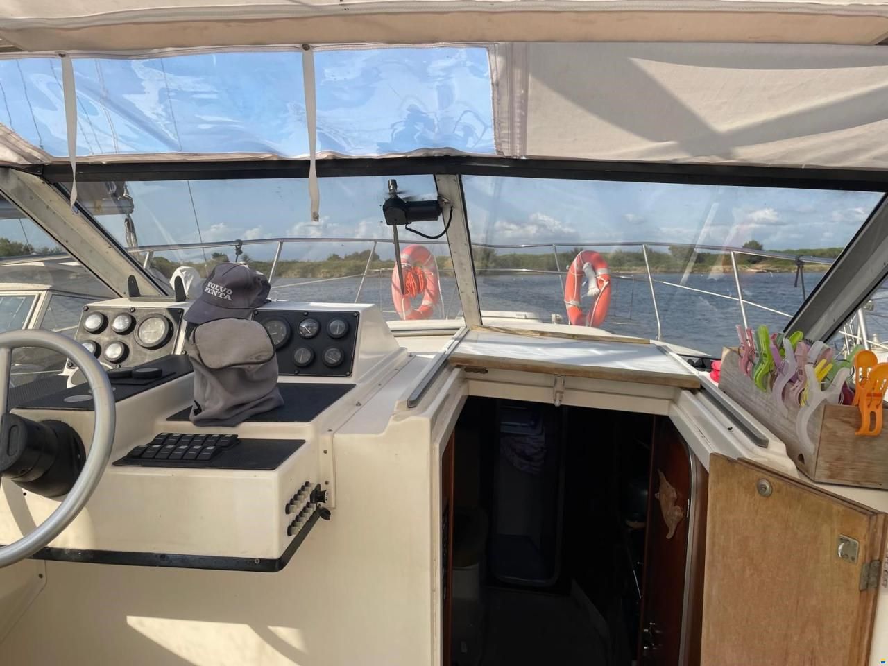 Azimut AZ 28