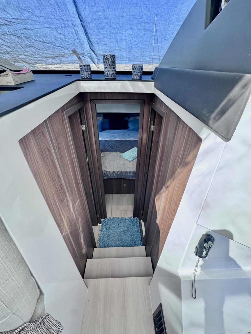 Sealine C330