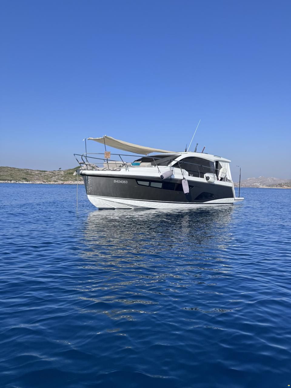 Sealine C330