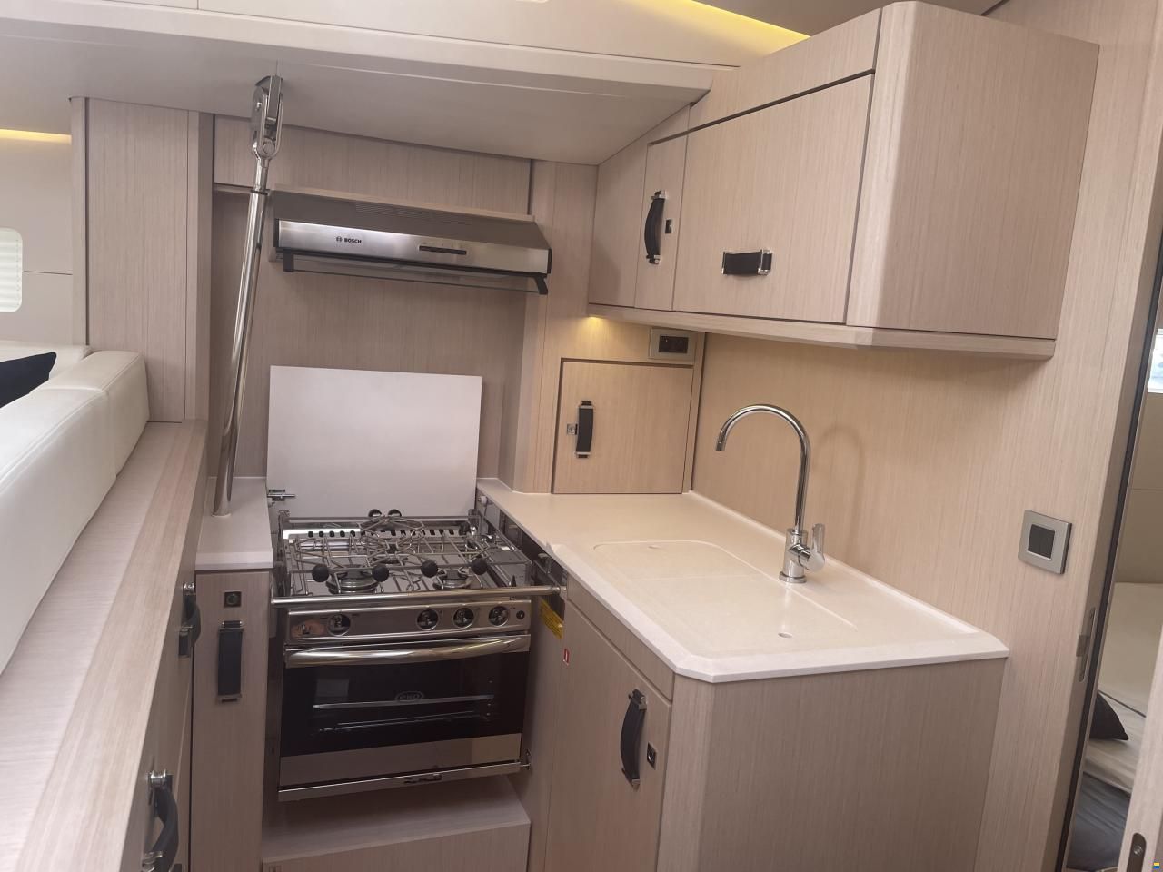 Jeanneau Yachts 60