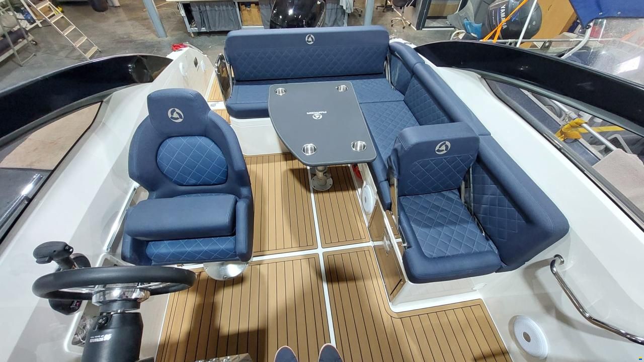 Parker 630 Bowrider